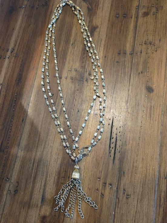 Jewelry - Sophisticated Statement Necklace